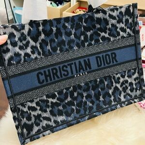 Authentic Brand new dior booktote purchased from 24S (LV official website)